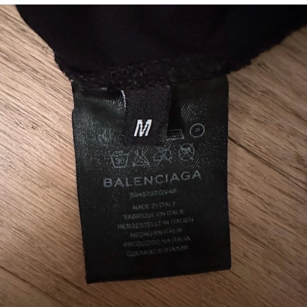 Balenciaga Black Short Sleeve Tee with Paris Design - Picture 2 of 2